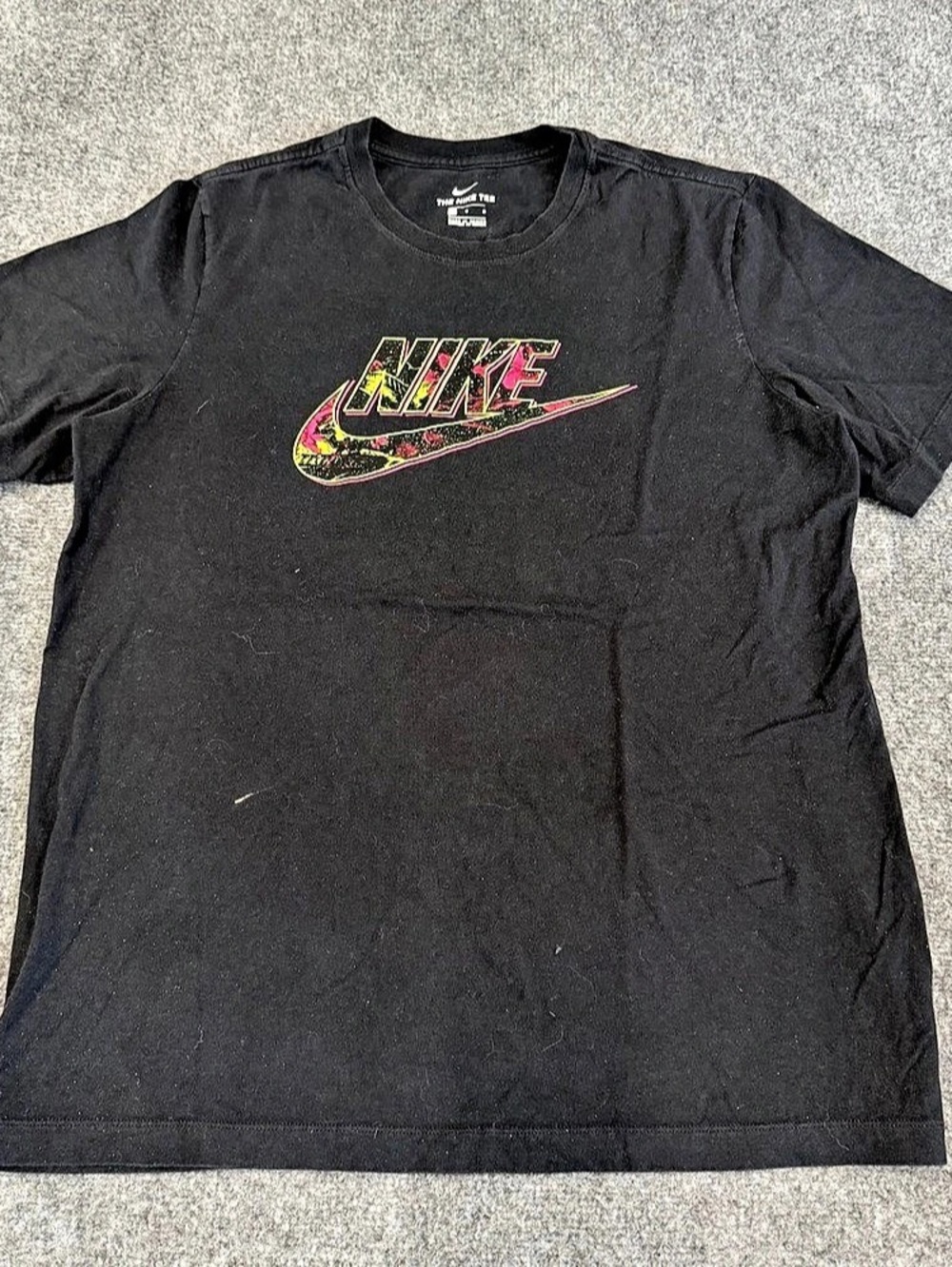 Nike Floral Swoosh Logo T-Shirt Graphic Tee Black & Pink Large